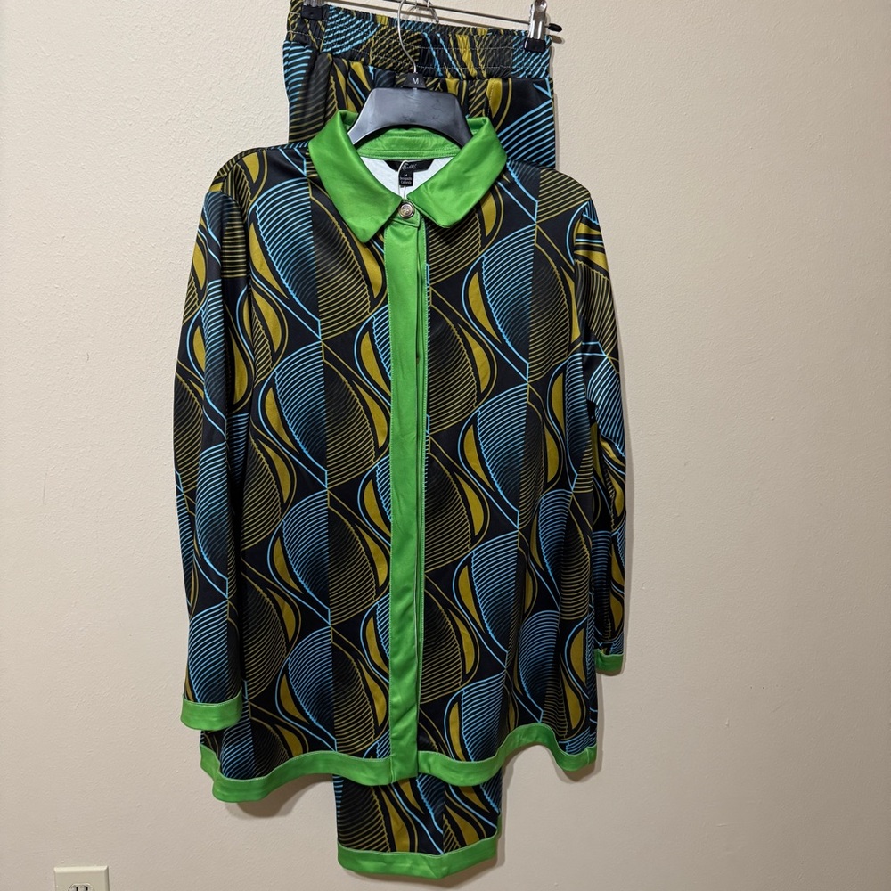 Shall We Women’s Geometric Tropical Pants and Long Sleeve Blouse Green Set 2 Pcs